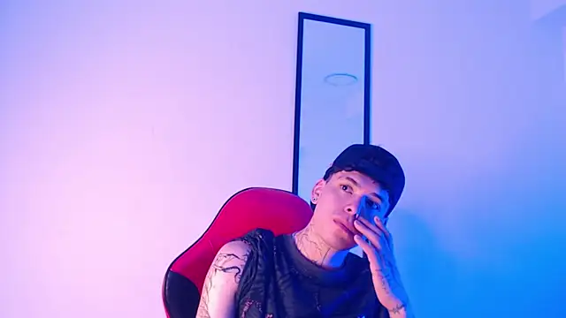 Anhonymus  online show from September 20, 2025, 3:44 am