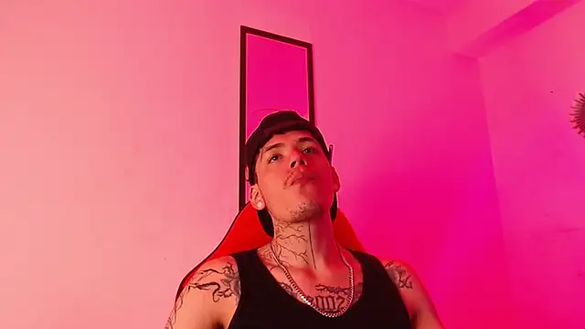 Anhonymus  online show from October 5, 2025, 10:33 pm