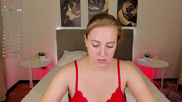 Snapshot of Alice_Cire chatting on October 7, 2025, 8:26 am Alice Cire online show from October 7, 2025, 8:26 am