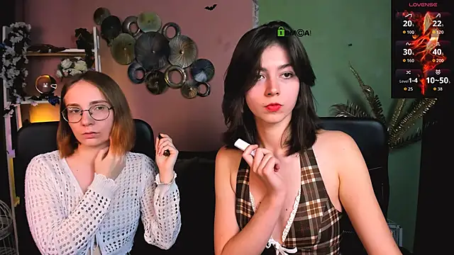 Snapshot of kitniss_dreamy chatting on December 3, 2025, 1:32 pm kitniss dreamy online show from December 3, 2025, 1:32 pm