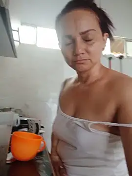 Amanda39 online show from May 19, 2026, 2:02 pm