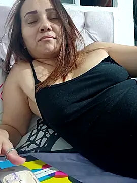 Snapshot of Amanda39 chatting on December 17, 2025, 11:32 pm Amanda39 online show from December 17, 2025, 11:32 pm