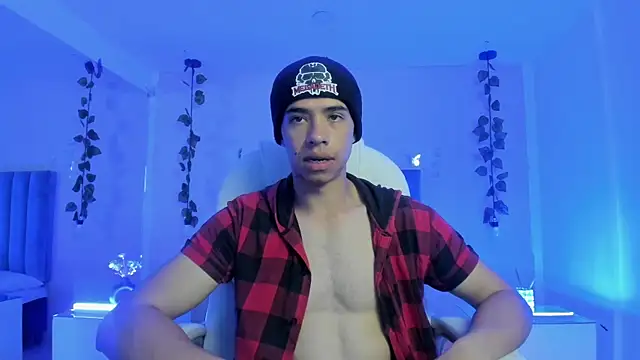 Muscle Scott online show from November 1, 2025, 12:21 pm