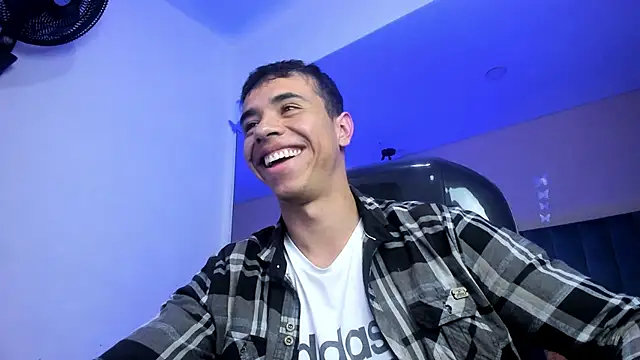 Muscle Scott online show from February 17, 2026, 7:22 pm