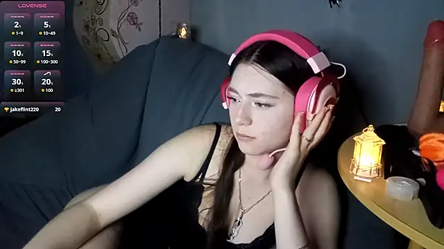 Snapshot of Sophiecuttie chatting on November 1, 2025, 3:28 pm Sophiecuttie online show from November 1, 2025, 3:28 pm