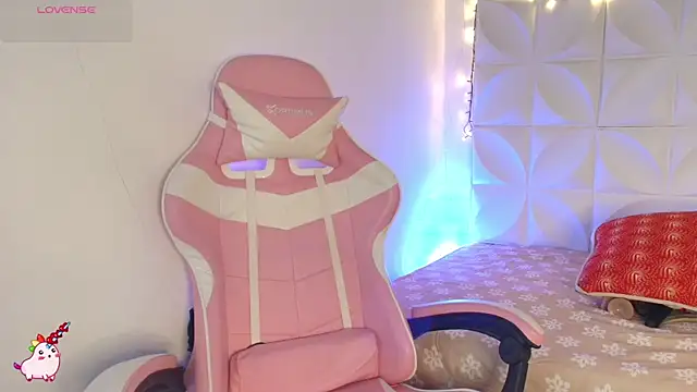 Snapshot of Abril1_gh chatting on December 17, 2025, 9:09 pm Abril1 gh online show from December 17, 2025, 9:09 pm