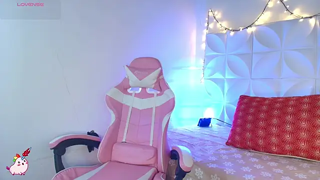 Snapshot of Abril1_gh chatting on December 19, 2025, 1:46 pm Abril1 gh online show from December 19, 2025, 1:46 pm