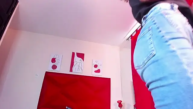 Snapshot of LunnaSmith chatting on November 8, 2025, 6:33 pm LunnaSmith online show from November 8, 2025, 6:33 pm