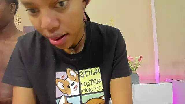 Snapshot of Kiaraa_y_Her_Crazy chatting on May 24, 2026, 4:23 am Kiaraa y Her Crazy online show from May 24, 2026, 4:23 am