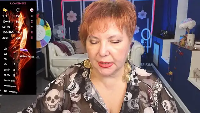 Kira Kenett online show from October 23, 2025, 6:06 pm