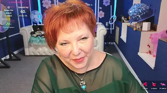 Kira Kenett online show from December 1, 2025, 7:20 am