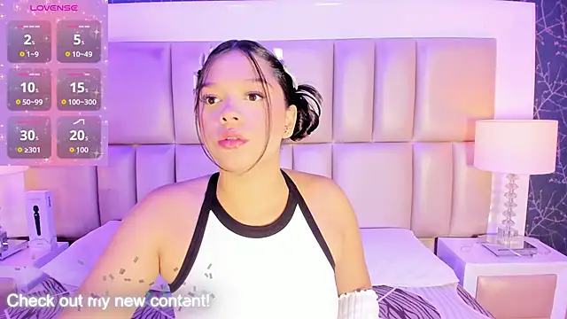 Snapshot of HatsaJones chatting on February 11, 2026, 4:12 am HatsaJones online show from February 11, 2026, 4:12 am