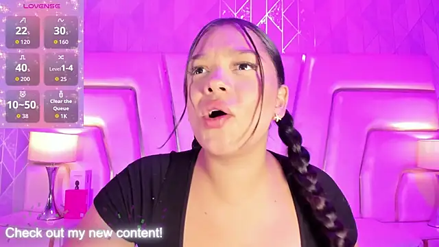 Snapshot of HatsaJones chatting on February 7, 2026, 4:09 am HatsaJones online show from February 7, 2026, 4:09 am