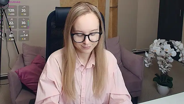 Snapshot of SoonMoor chatting on November 30, 2025, 7:14 pm SoonMoor online show from November 30, 2025, 7:14 pm