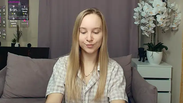 SoonMoor online show from December 20, 2025, 7:39 pm