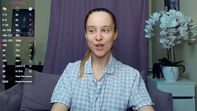 SoonMoor online show from April 5, 2026, 7:31 pm