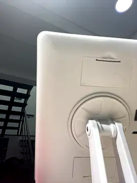 TiffanyyLam online show from September 24, 2025, 11:28 am