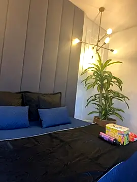 TiffanyyLam online show from September 20, 2025, 11:04 am