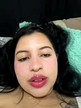 Snapshot of Emma_2903 chatting on October 28, 2025, 10:52 pm Emma 2903 online show from October 28, 2025, 10:52 pm