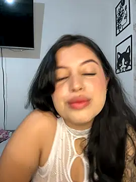 Snapshot of Emma_2903 chatting on September 24, 2025, 1:35 am Emma 2903 online show from September 24, 2025, 1:35 am