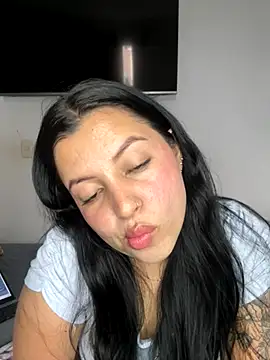 Snapshot of Emma_2903 chatting on September 20, 2025, 10:15 pm Emma 2903 online show from September 20, 2025, 10:15 pm