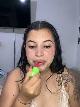 Snapshot of Emma_2903 chatting on October 16, 2025, 1:58 am Emma 2903 online show from October 16, 2025, 1:58 am