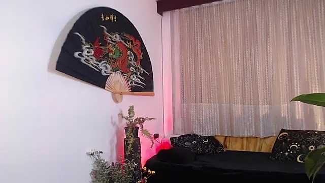 Ellyuwuw online show from April 8, 2026, 2:35 am