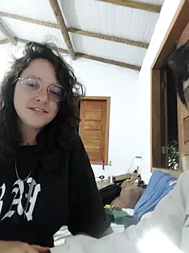 Snapshot of Bluelizslave chatting on December 17, 2025, 1:21 am Bluelizslave online show from December 17, 2025, 1:21 am