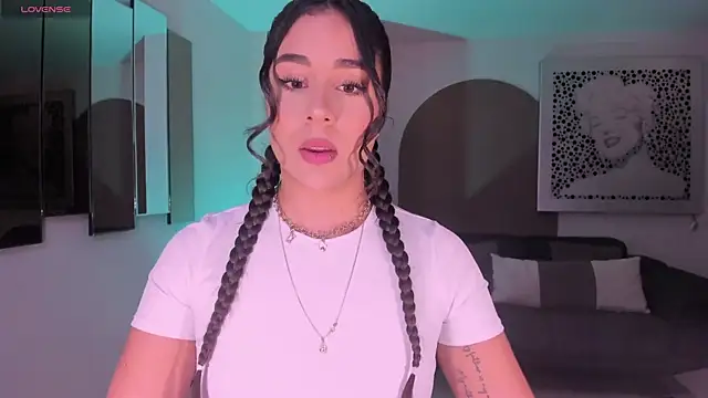 SussyBellX online show from November 4, 2025, 7:39 pm