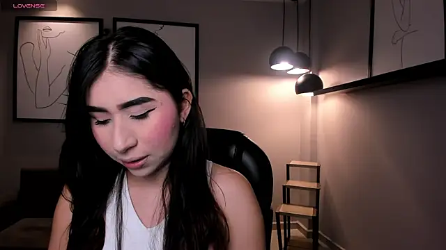 MayaMoretti  online show from November 8, 2025, 3:21 am