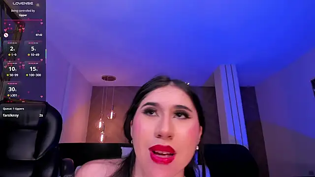 MayaMoretti  online show from April 16, 2026, 9:39 pm