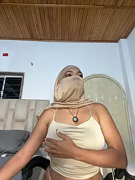 Snapshot of Yuli_arabic chatting on May 9, 2026, 6:44 pm Yuli arabic online show from May 9, 2026, 6:44 pm