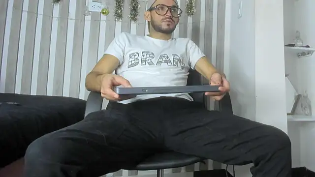 Snapshot of EthanGrey chatting on December 20, 2025, 11:13 am EthanGrey online show from December 20, 2025, 11:13 am