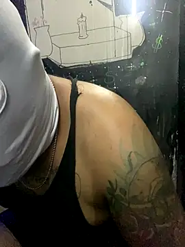 Snapshot of johnboones10 chatting on September 18, 2025, 9:01 am johnboones10 online show from September 18, 2025, 9:01 am