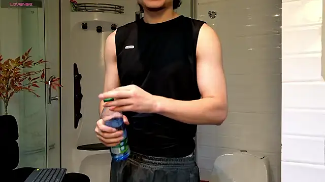 Snapshot of enzo_steel chatting on March 14, 2026, 10:49 pm enzo steel online show from March 14, 2026, 10:49 pm