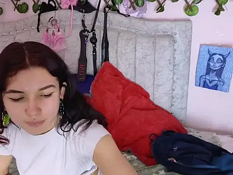 Snapshot of Britney_thx chatting on September 20, 2025, 6:13 pm Britney thx online show from September 20, 2025, 6:13 pm