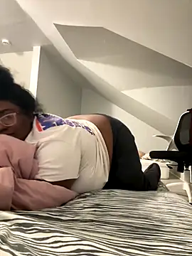 bunbun420247 online show from January 7, 2026, 10:37 pm