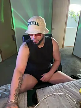 Brownroyal online show from October 1, 2025, 10:57 pm