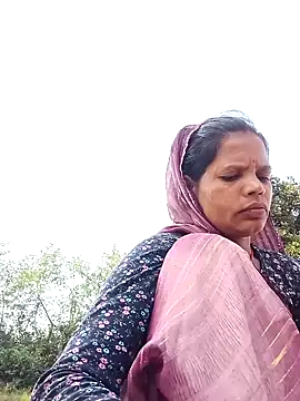 Snapshot of Sapna_ji45 chatting on October 15, 2025, 4:44 am Sapna ji45 online show from October 15, 2025, 4:44 am