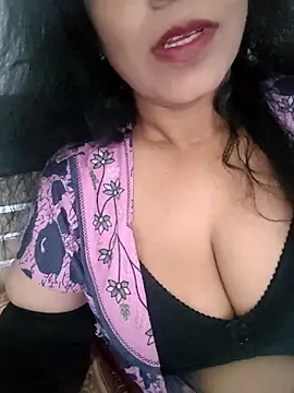 Snapshot of Deepa_Sharma143 chatting on March 8, 2026, 2:04 am Deepa Sharma143 online show from March 8, 2026, 2:04 am