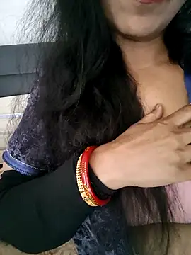 Snapshot of Deepa_Sharma143 chatting on April 9, 2026, 7:03 am Deepa Sharma143 online show from April 9, 2026, 7:03 am