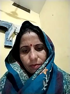 Snapshot of Hot_liya54 chatting on December 22, 2025, 12:33 am Hot liya54 online show from December 22, 2025, 12:33 am