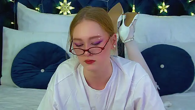 AgataFoxley online show from December 20, 2025, 6:38 am