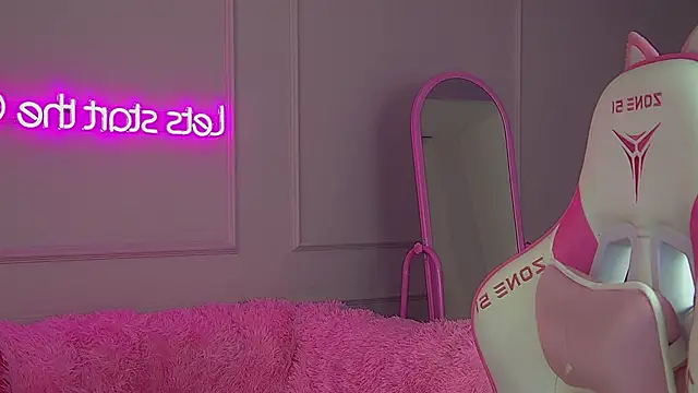 Snapshot of AgataFoxley chatting on November 24, 2025, 7:36 pm AgataFoxley online show from November 24, 2025, 7:36 pm