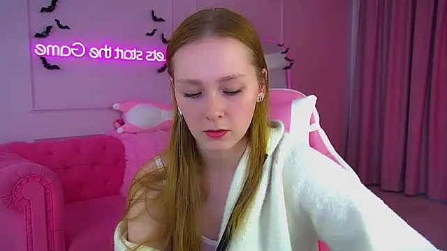 Snapshot of AgataFoxley chatting on November 3, 2025, 7:13 am AgataFoxley online show from November 3, 2025, 7:13 am