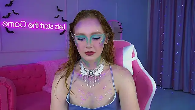 Snapshot of AgataFoxley chatting on October 31, 2025, 6:15 pm AgataFoxley online show from October 31, 2025, 6:15 pm