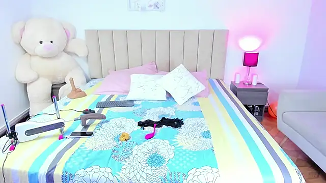 Snapshot of Hill_Brownie chatting on November 11, 2025, 12:44 pm Hill Brownie online show from November 11, 2025, 12:44 pm