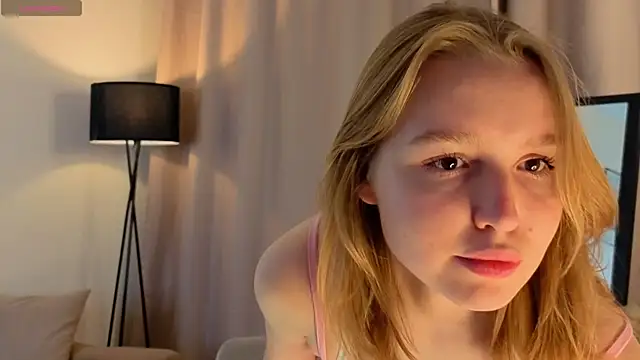 VinnieSerrano online show from November 29, 2025, 3:01 pm