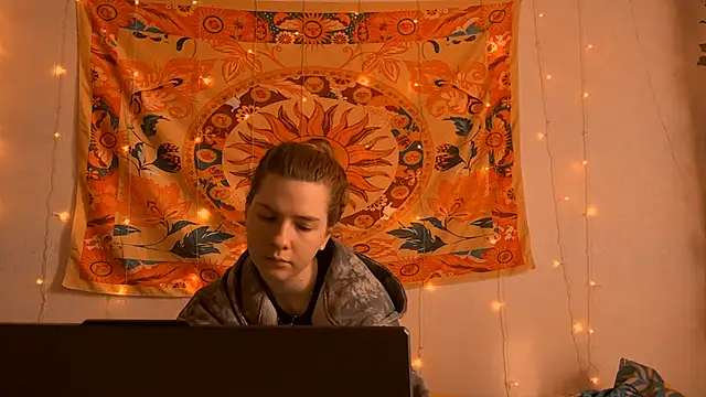 AliceCUNTach online show from April 17, 2026, 5:10 am