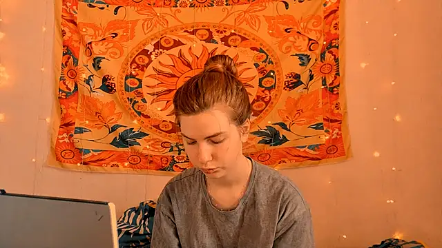 AliceCUNTach online show from April 4, 2026, 5:03 am